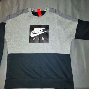 L Nike Sweatshirt